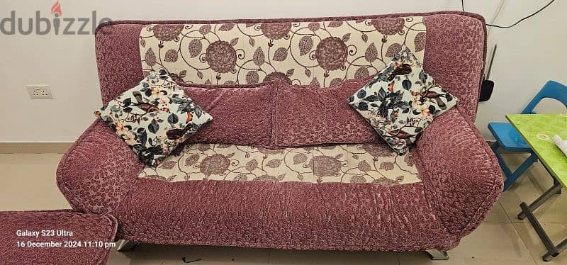 cushion 2 set sofa with 4 pillows,teapot table, carpet Same as sofa 3