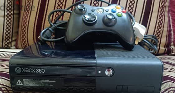 Modded Xbox 360 with 30 installed games and orginal controller