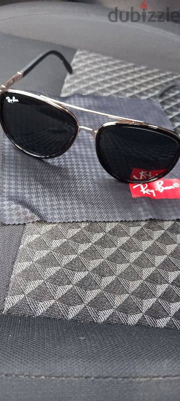 Ray Ban sunglasses only one 2