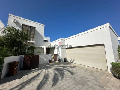 FANTASTIC 4 BR VILLA WITH PRIVATE POOL FOR SALE IN ALMOUJ