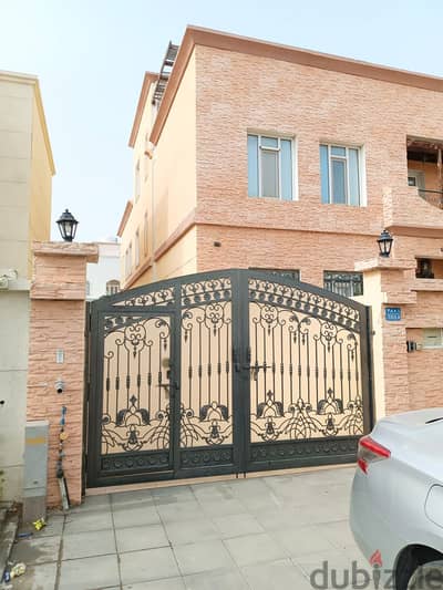 SR-MA-694 Villa for Rent in Al Mawaleh South – Perfect Family Home!
                                title=