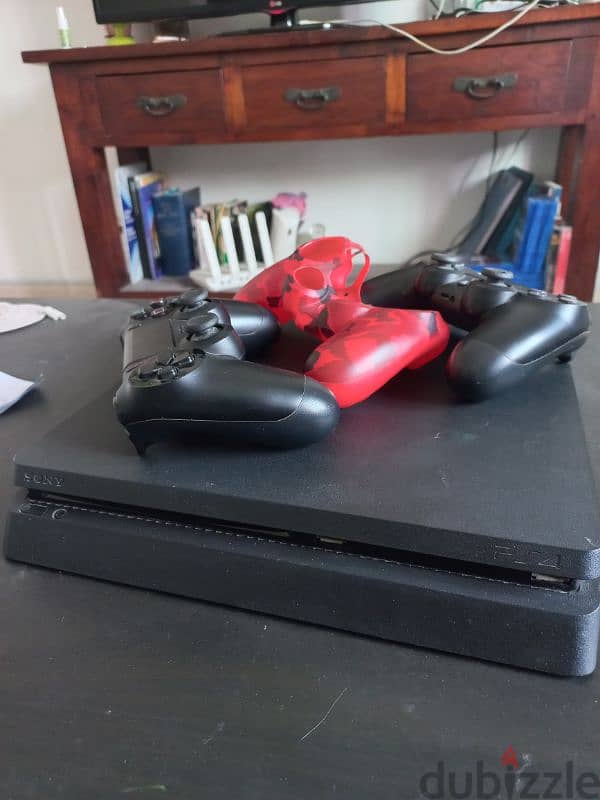 PlayStation 4 used but in Great condition 0