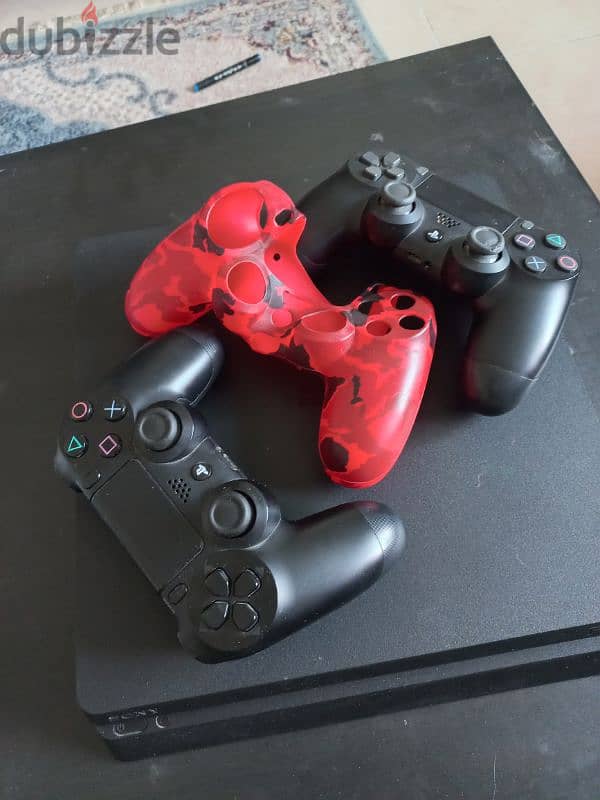 PlayStation 4 used but in Great condition 1