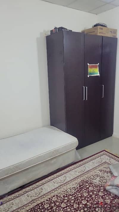 Room for Indian bachelor furnished