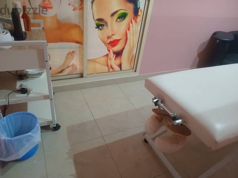 ladies beauty Salon for sale. . للبيع صالون نساي 6