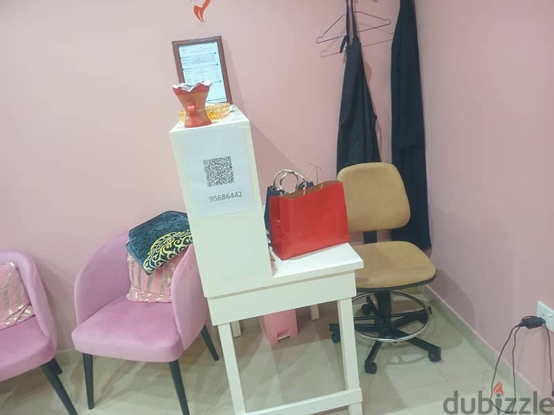 ladies beauty Salon for sale. . للبيع صالون نساي 7