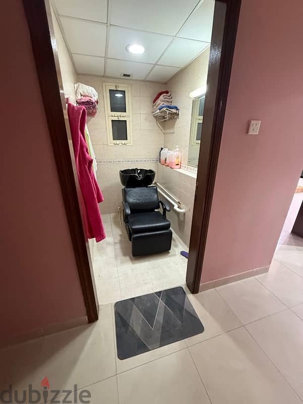 ladies beauty Salon for sale. . للبيع صالون نساي 15