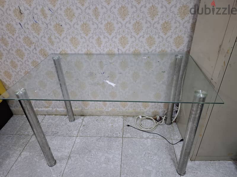 Glass dining table 1