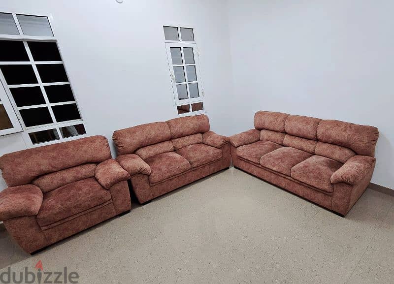 SOFA FOR SALE - 3+2+1 SEATER  أريكة للبيع - 3+2+1 مقعد 1