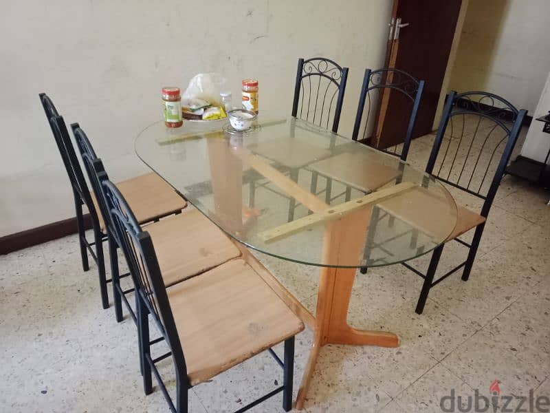 Table with 6 chairs 0