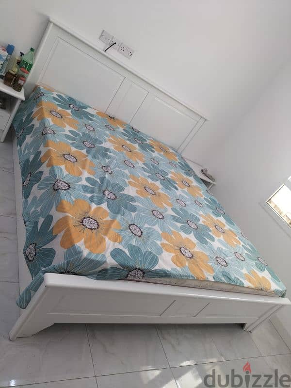 King size bed with 02 site table and matress 0