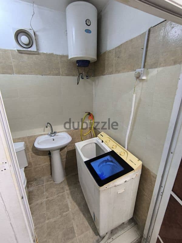 Studio bedroom with private bathroom and kitchen furnished 4