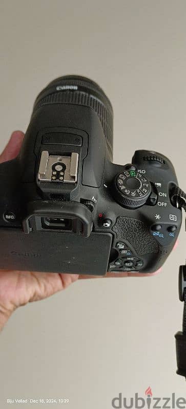 canon 700 D model 2