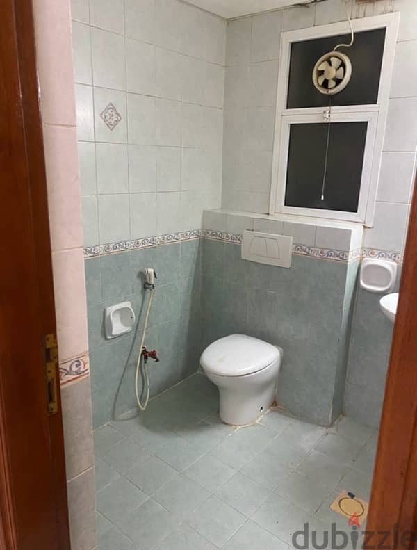 room for rent with washroom 4