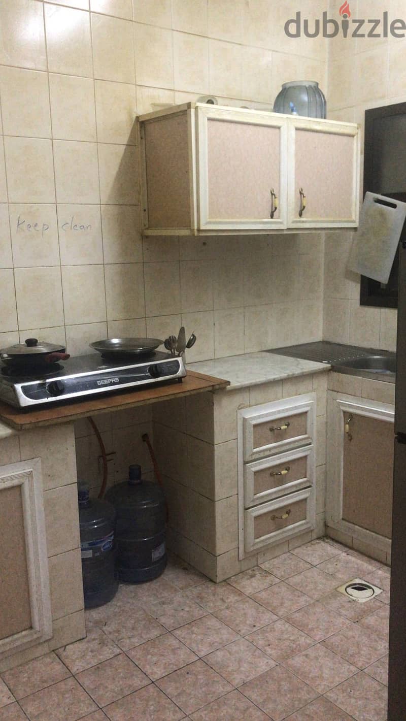 Room for rent -  Al khuwair 2