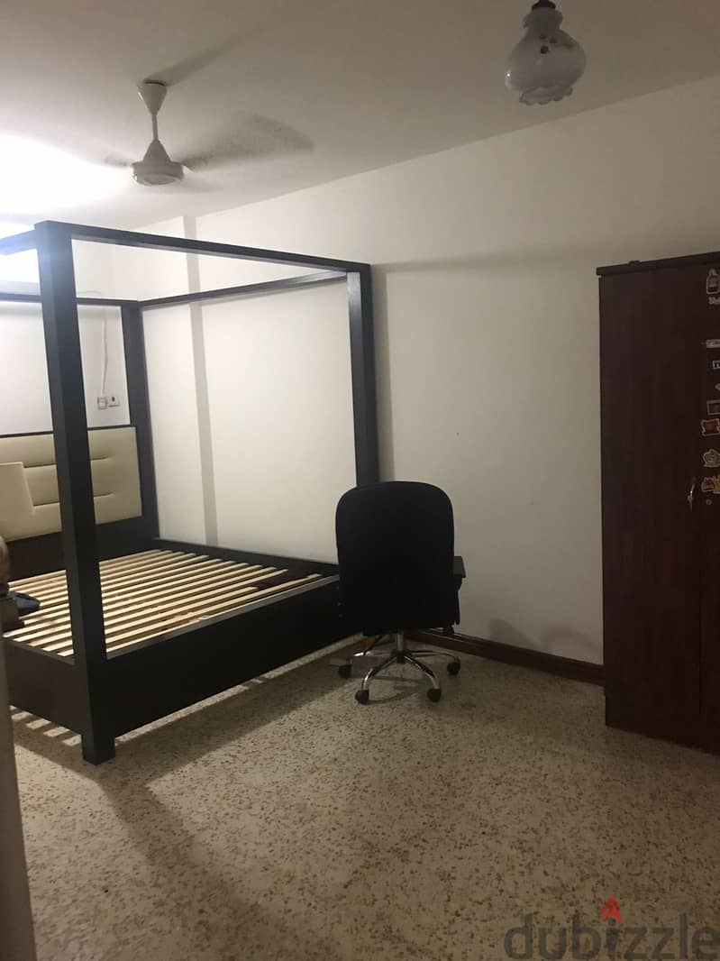 Room for rent -  Al khuwair 3