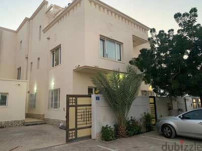 4 bhk very beautiful villa for rent located al maabella