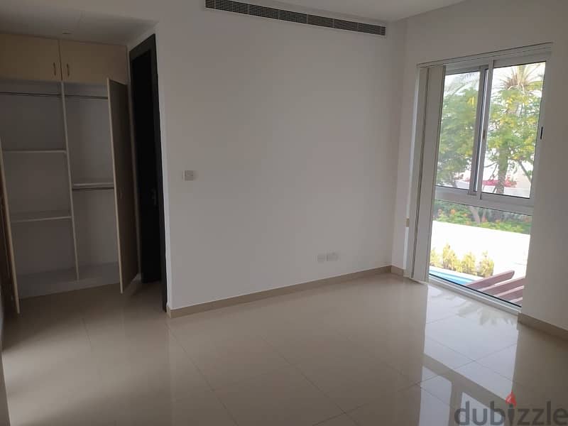 ADVW04*4bhk +Maid villa for rent kn the wave 17