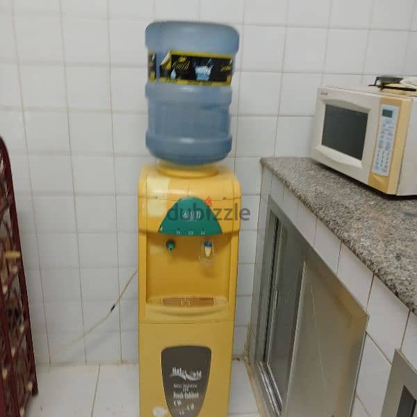 water dispenser in a good condition 4