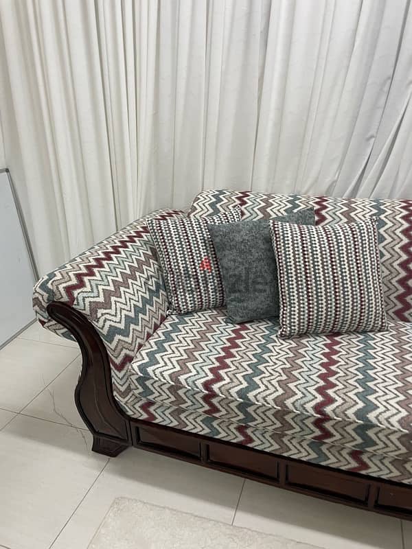 Like-New 2-Seater & 3-Seater Sofas with Fresh Fabric 5