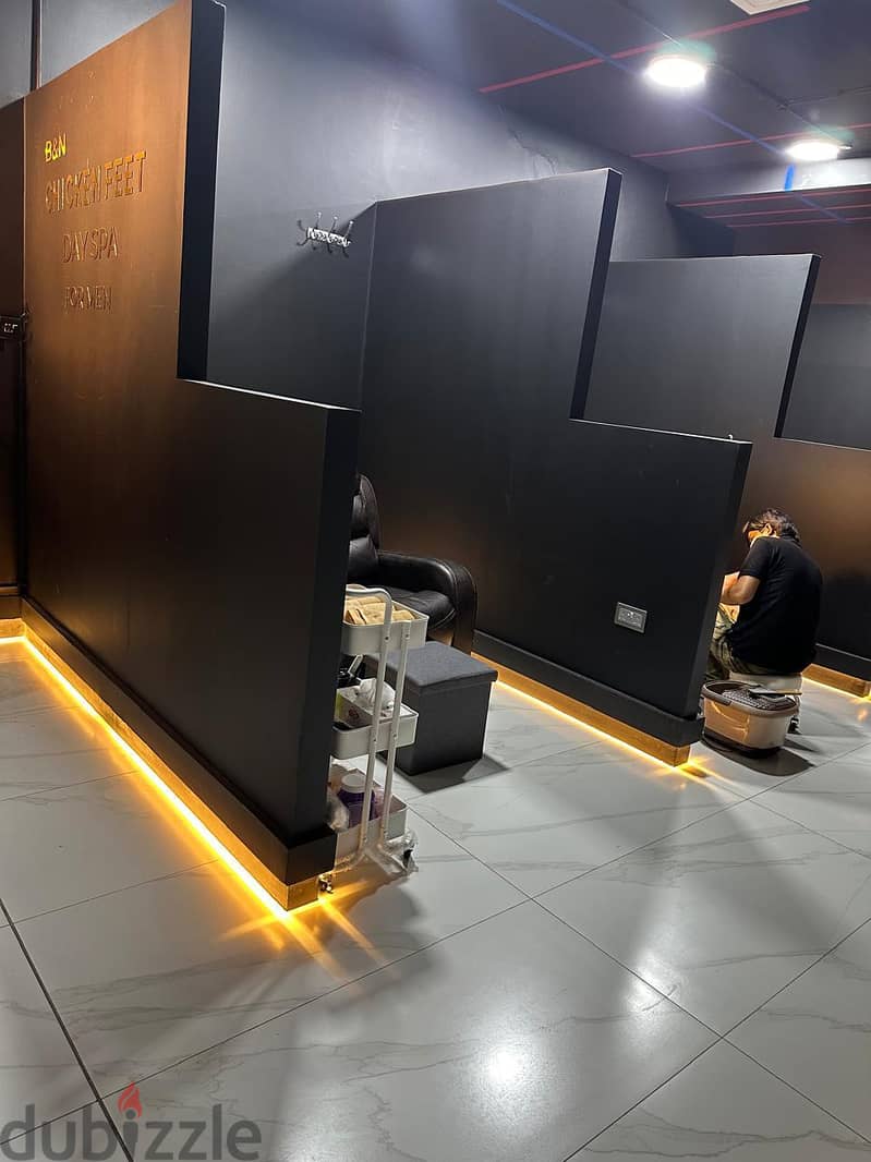 AL KHOUD - FOR SALE or RENT to OPERATE Men's Massage Day Spa 6