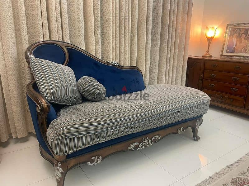 divan sofa 0