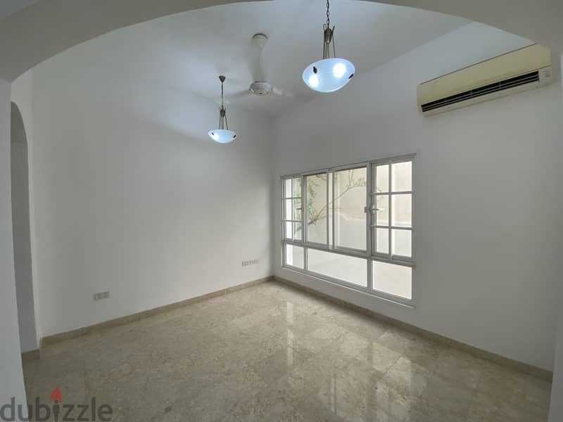 1ME33-Comfortebale 4Bhk Villa As 1St Option For Rent In Azaiba 5