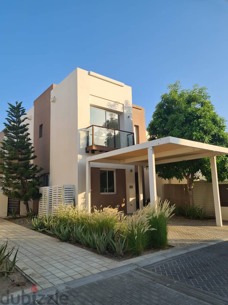 Luxury villa for sale in Al Mouj Muscat/فيلا فاخرة للبيع في الموج مسقط 0