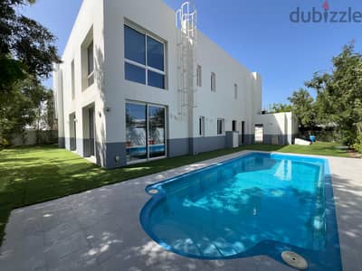 5 Bedroom Large Villa for Rent in Al Mouj