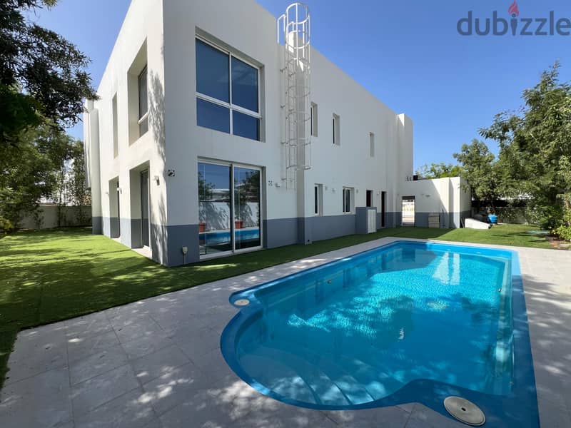 5 Bedroom Large Villa for Rent in Al Mouj 0