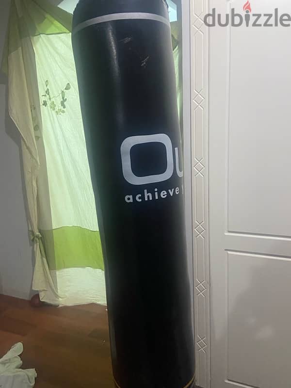 boxing bag with supporting stands 1