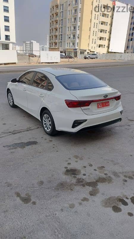 Sedan Kia Cerato 7 Rials Day* 3