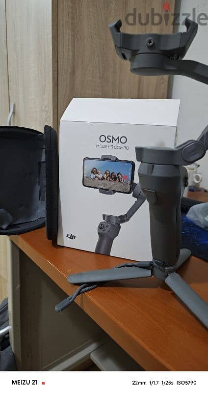 DJI OSMO Mobile 3 Gimbal 1