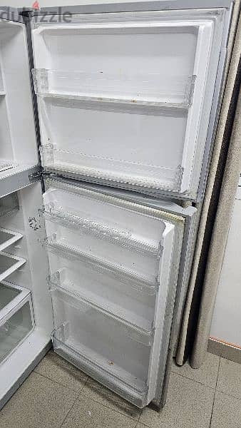 Hitachi Refrigerator-freezer 1