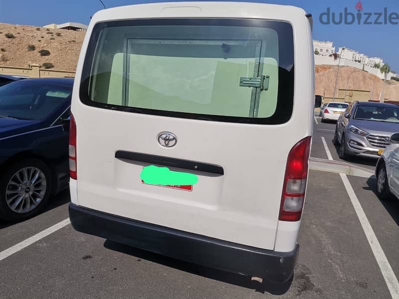 Toyota closed Van with refrigerator 1