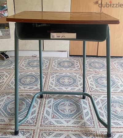 2 chairs + computer table