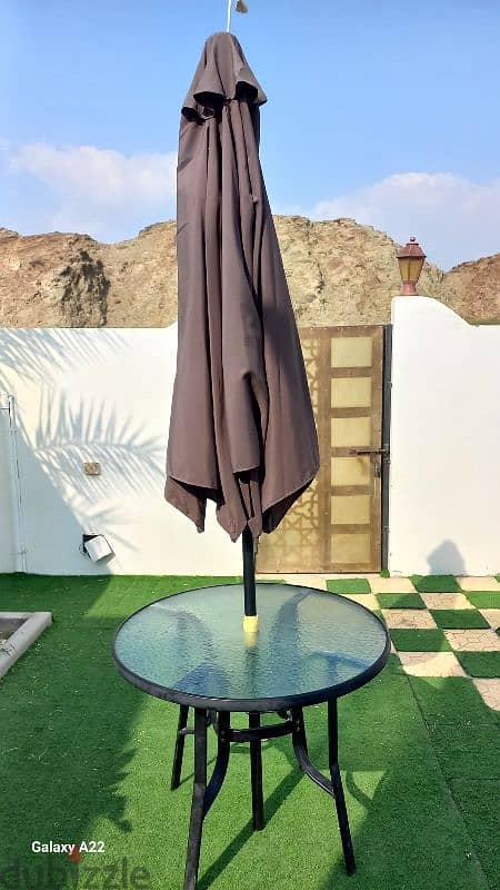 للبيع طاوله مع مظله نضيفة  For sale, a clean table with an umbrella 7