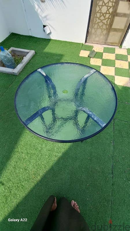 للبيع طاوله مع مظله نضيفة  For sale, a clean table with an umbrella 10