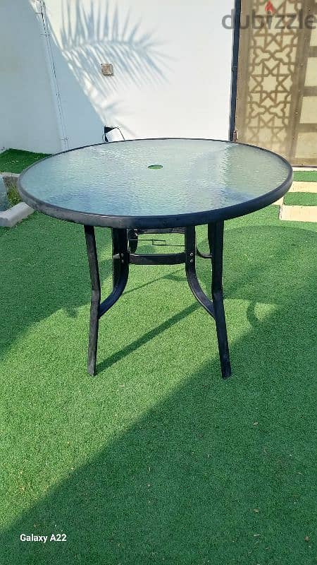 للبيع طاوله مع مظله نضيفة  For sale, a clean table with an umbrella 11