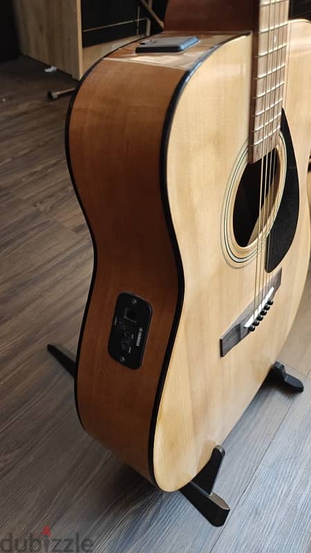 acoustic guitar - yamaha 4