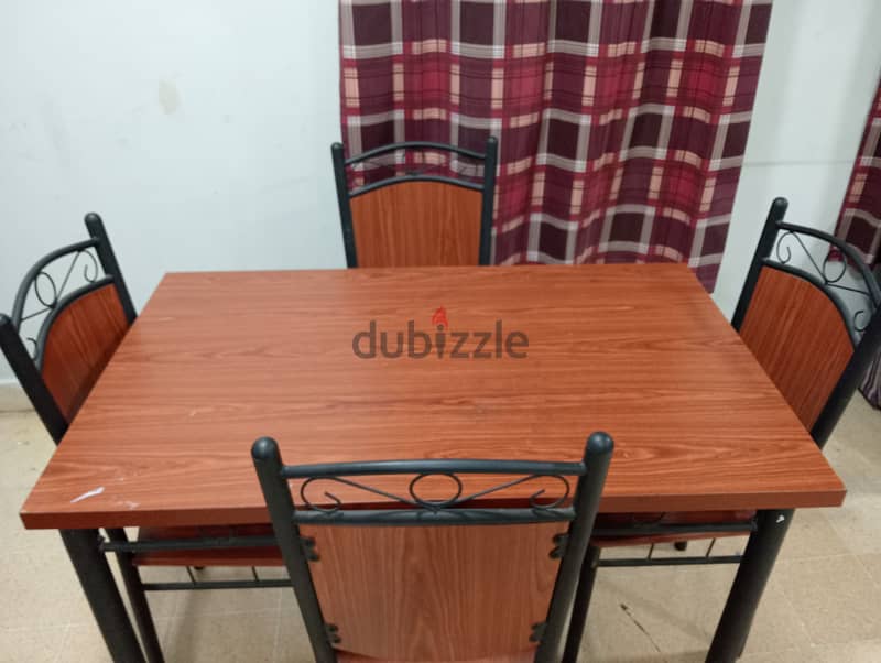 Dining table with 4 chair 0