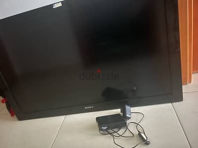 Tv 43 LCD no damage like new with receiver 50 /OMR