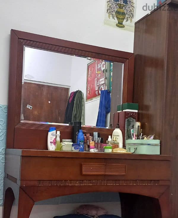 Dressing table 0