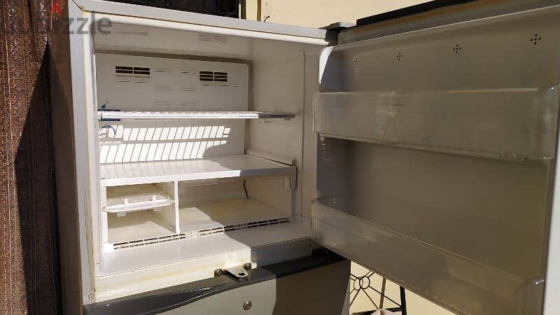 fridge good condition 2