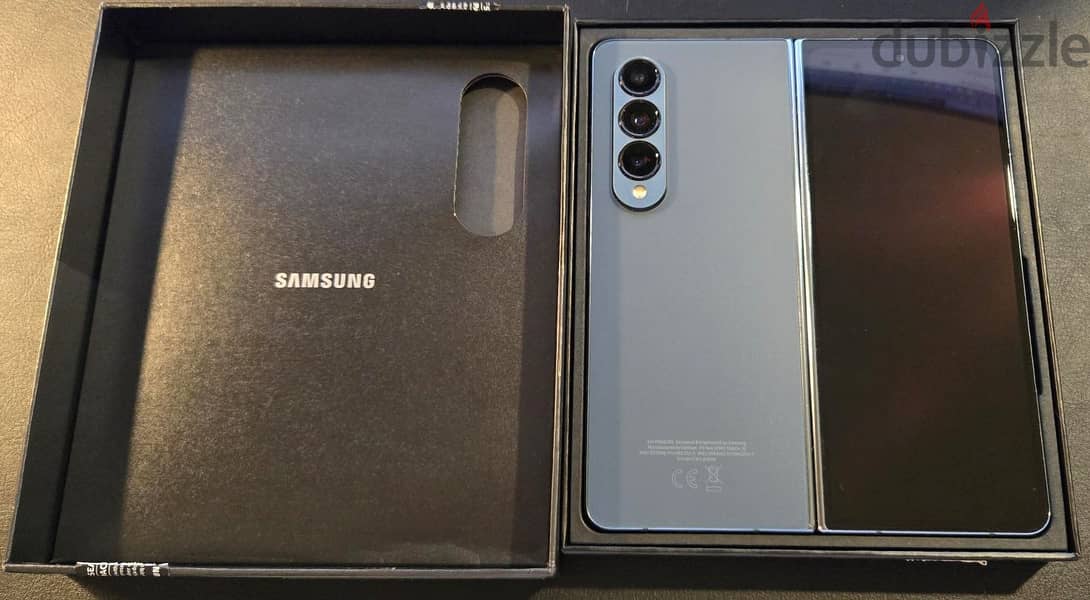 Samsung Galaxy Z Fold 4 - 512 GB Grey Colour 3