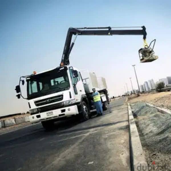 شاحنة هياب کرین مع رافعة ونلإيجار Hiab Truck With Crane Winch for Rent 0