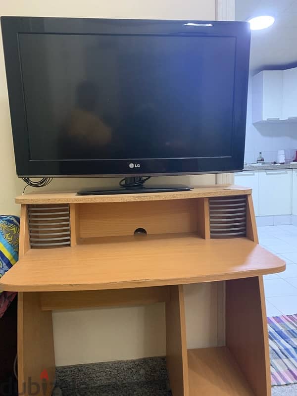 32 inch lcd tv with stand 0