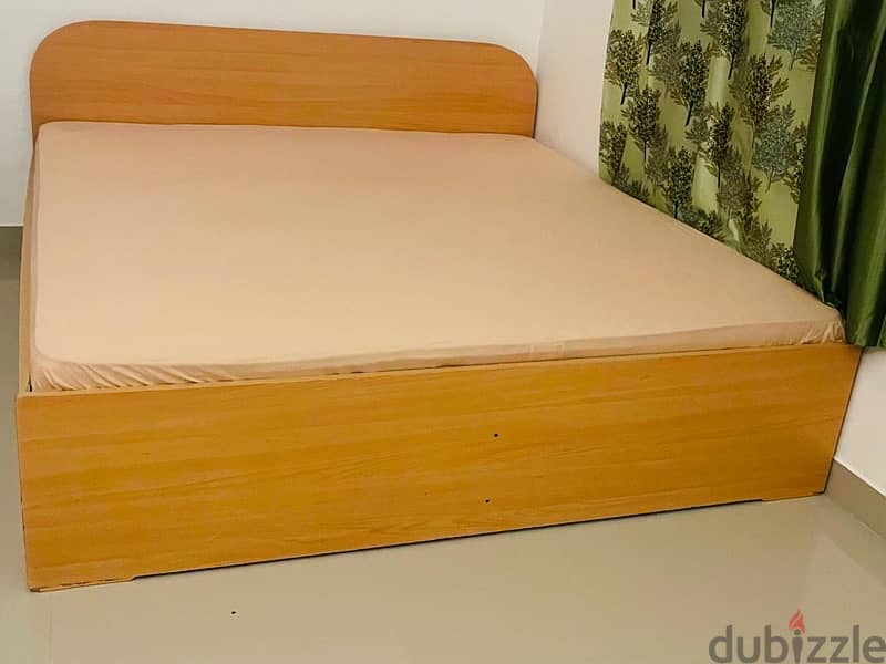 Good Condition Family Coat Bed With Matress For Sale 1