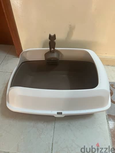 Litter Box + Free 10kg Litter