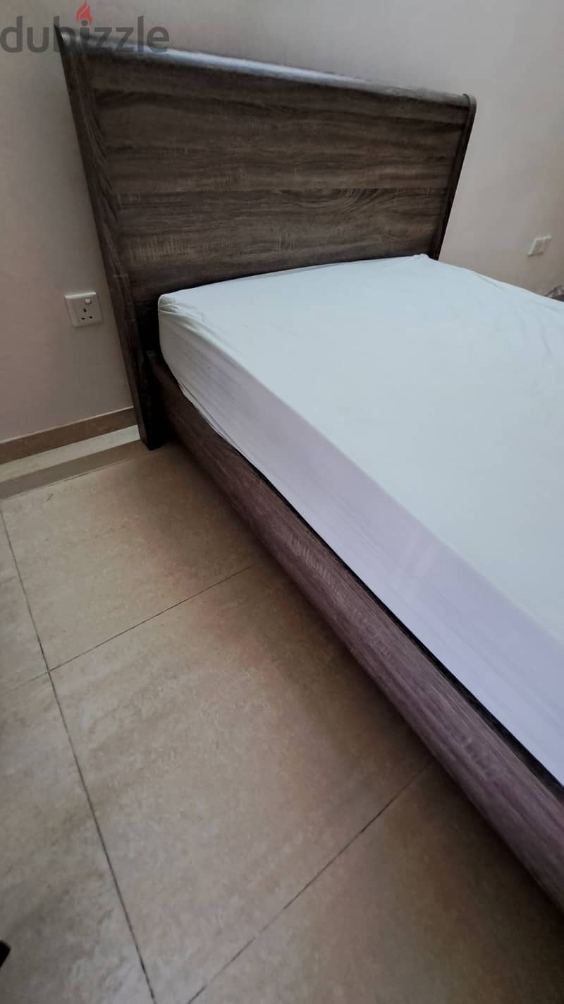 Bed with free mattress 2